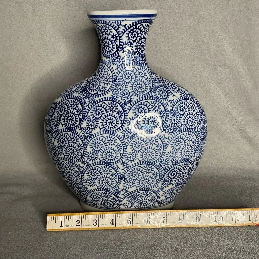 Vintage Chinoiserie Bud Flower Vase - Cobalt Blue‎ & White, Ivy Pattern 12